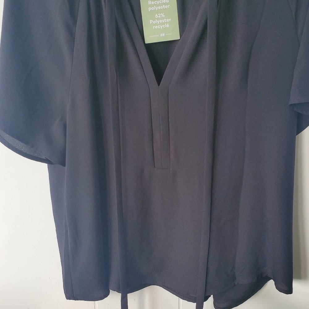 H&M new with tags blouse top